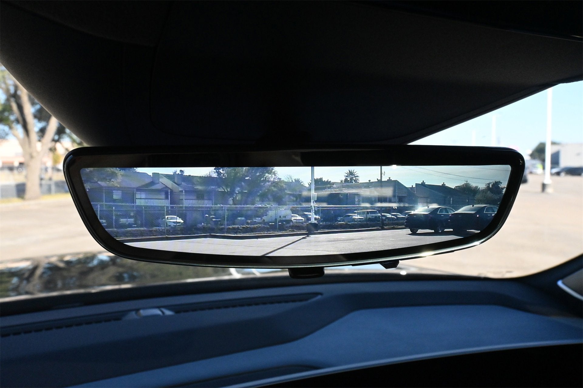 2025 Cadillac ESCALADE IQ Luxury 2