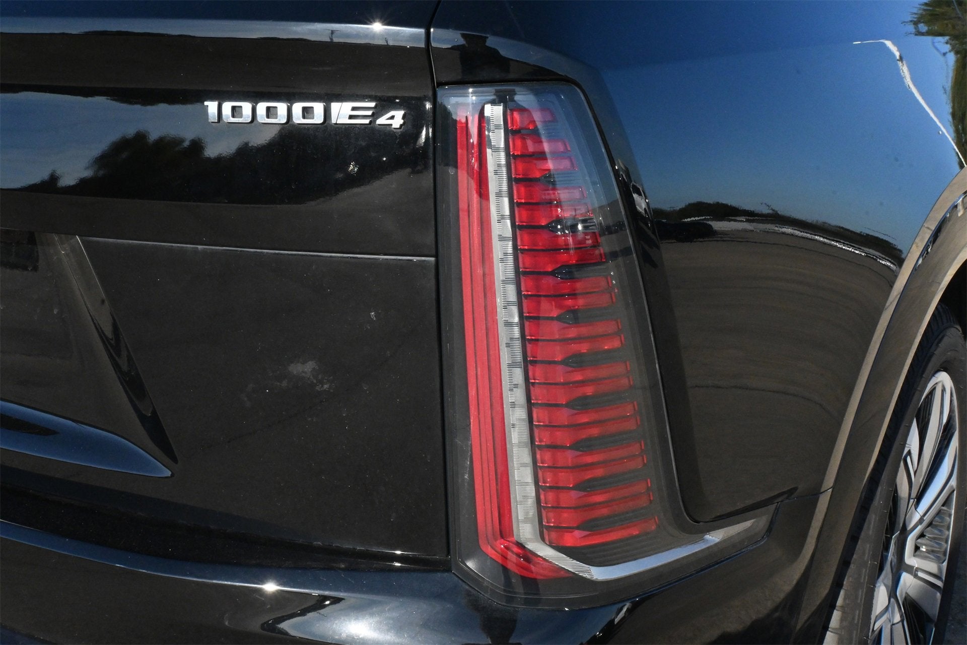 2025 Cadillac ESCALADE IQ Luxury 2