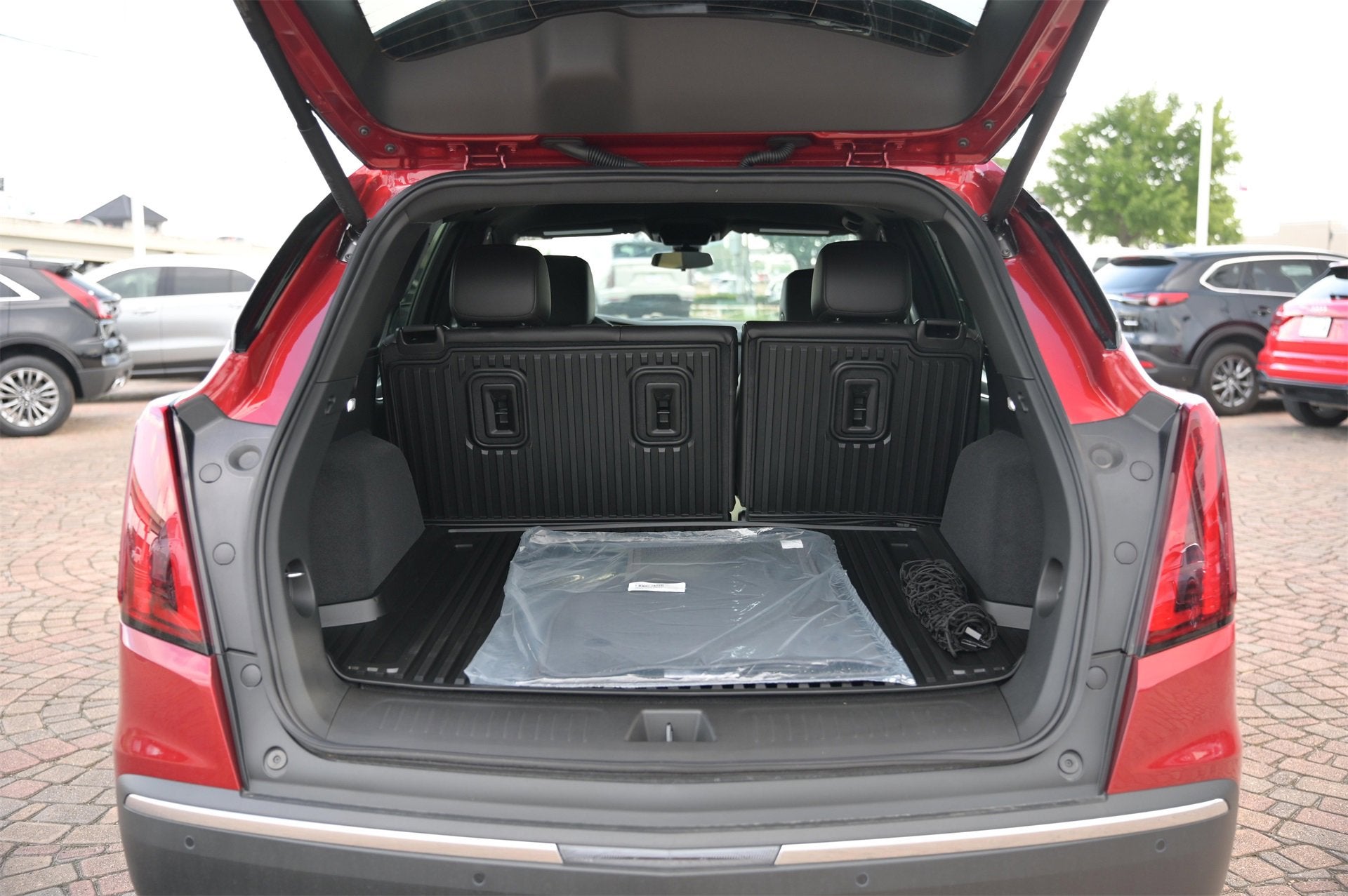 2025 Cadillac ESCALADE IQ Luxury 2