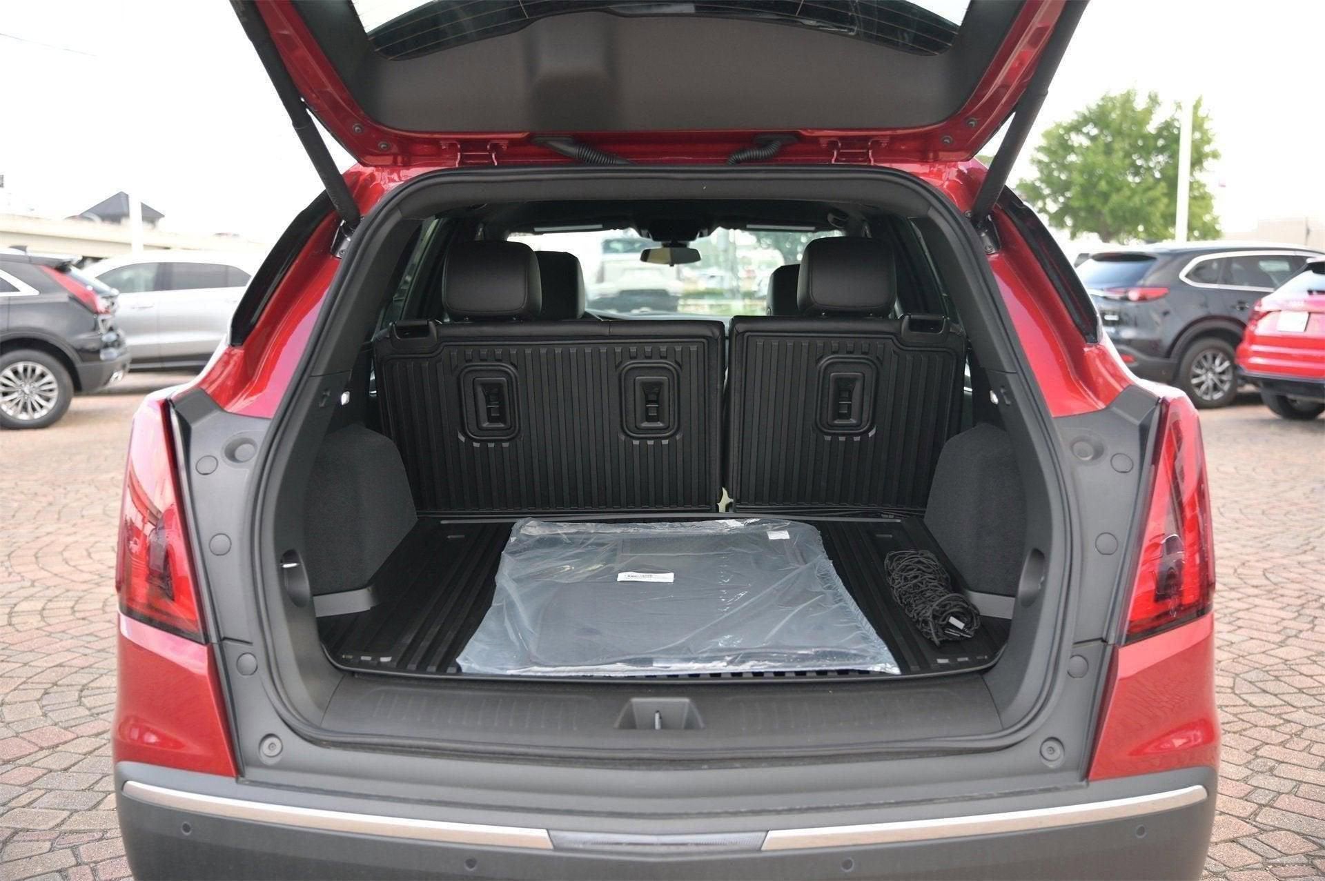 2025 Cadillac ESCALADE IQ Luxury 2