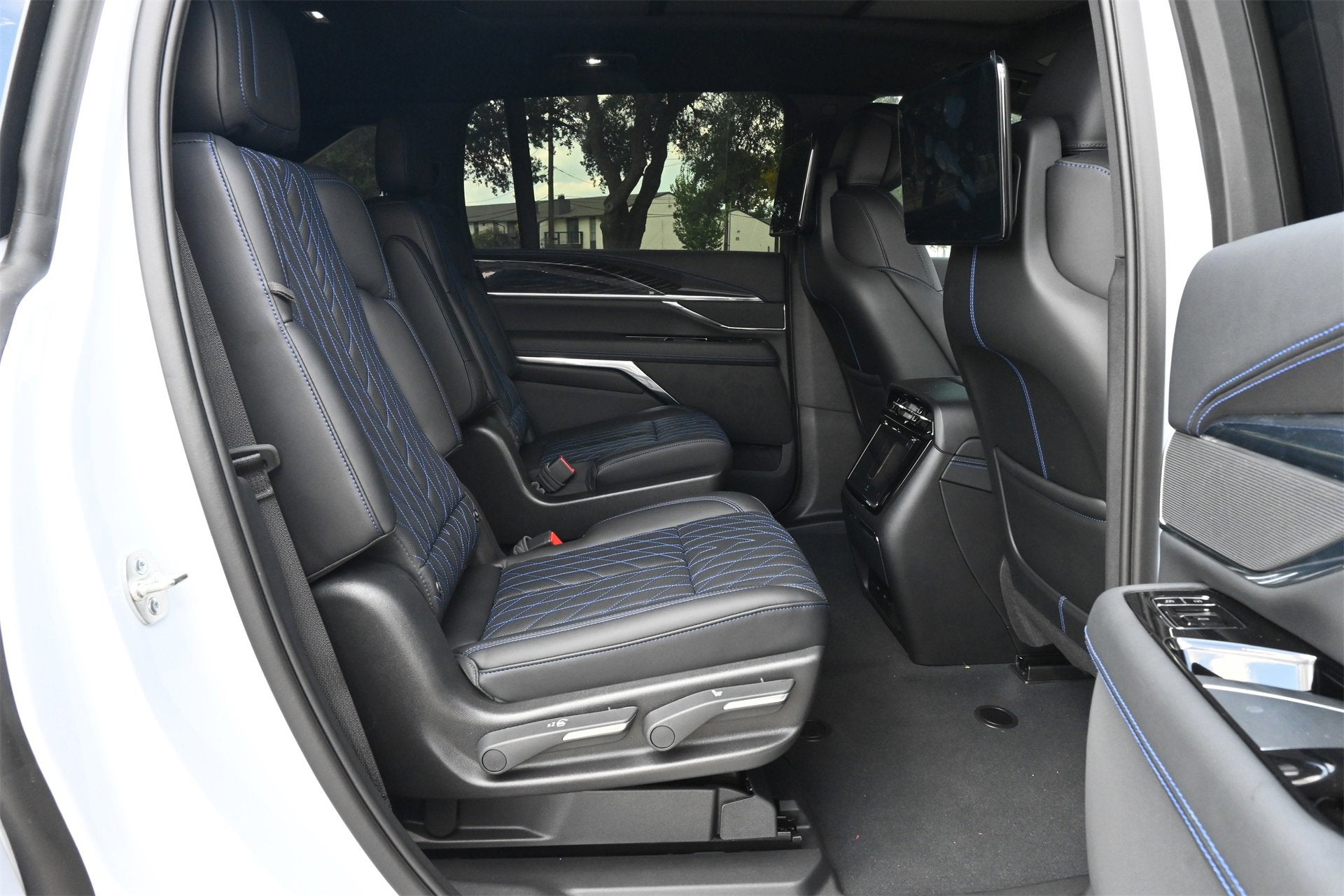 2026 Cadillac ESCALADE IQ Sport