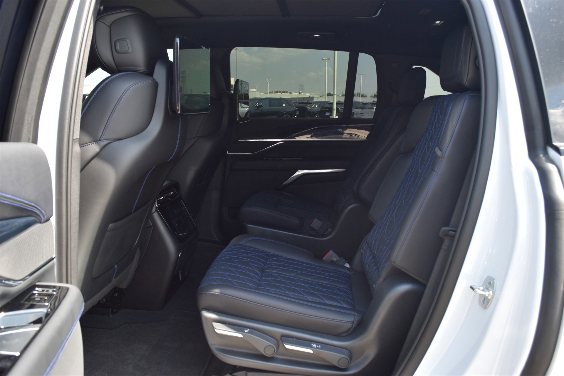 2026 Cadillac ESCALADE IQ Sport