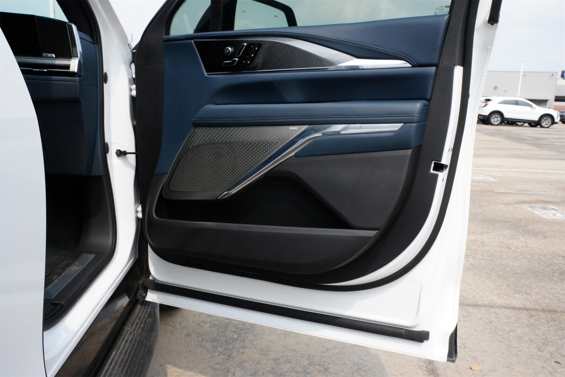 2025 Cadillac ESCALADE IQ Sport 2