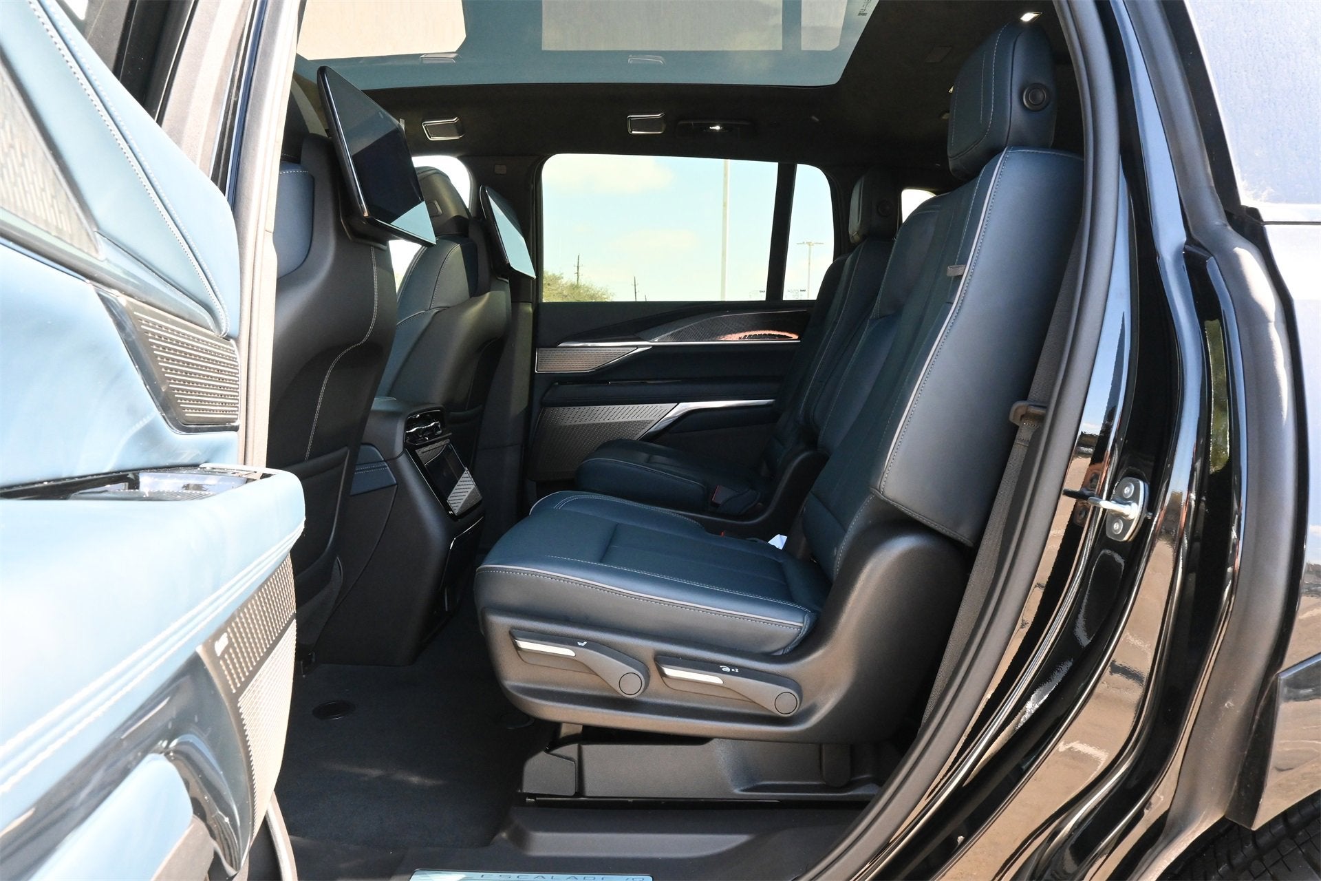 2025 Cadillac ESCALADE IQ Sport 2