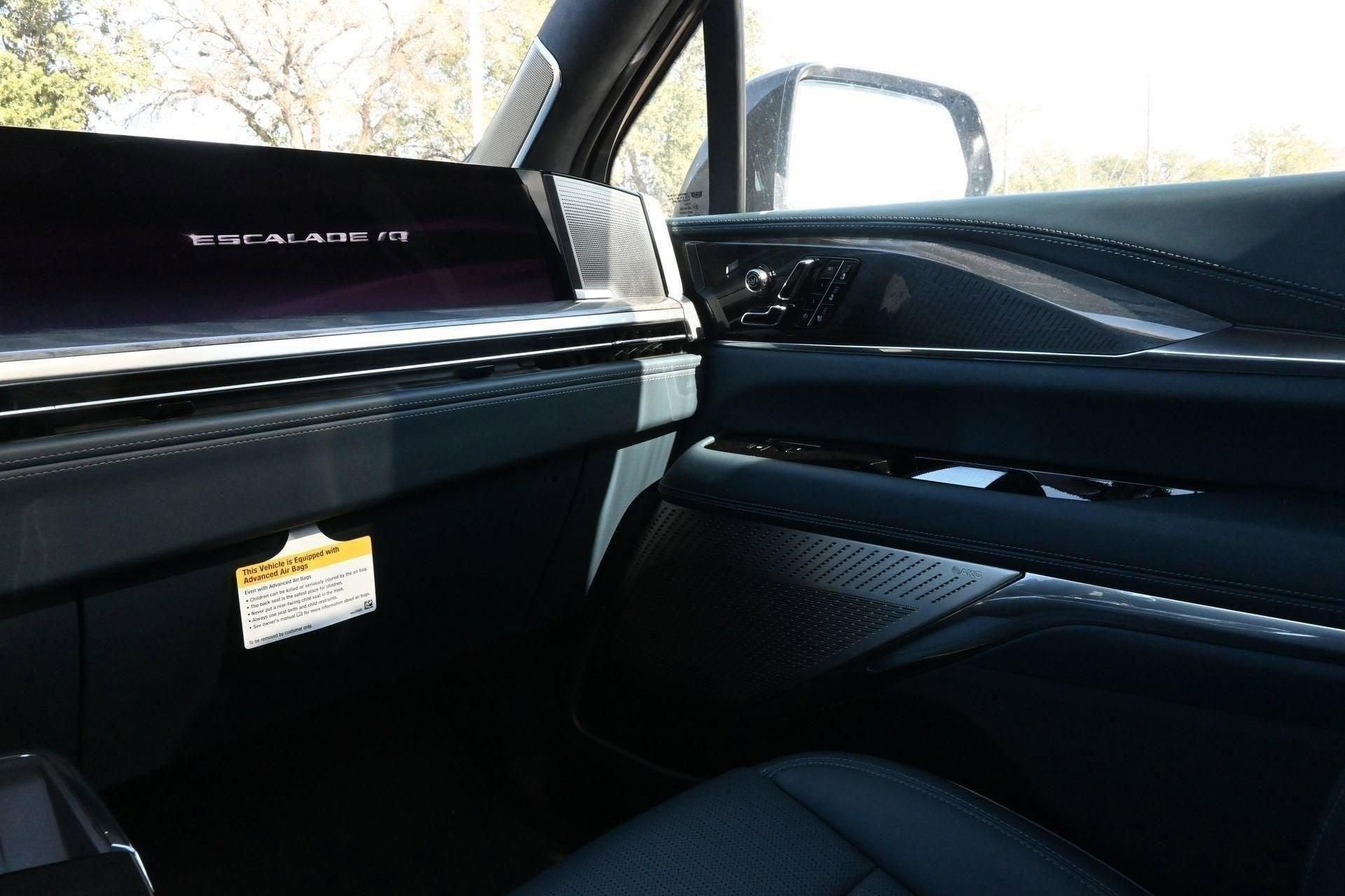 2025 Cadillac ESCALADE IQ Sport 2