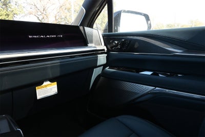 2025 Cadillac ESCALADE IQ Sport 2