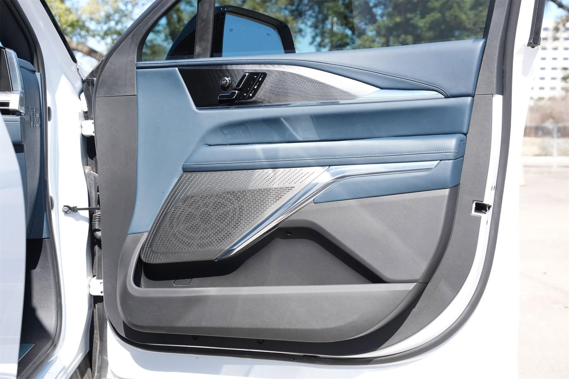 2025 Cadillac ESCALADE IQ Sport 2