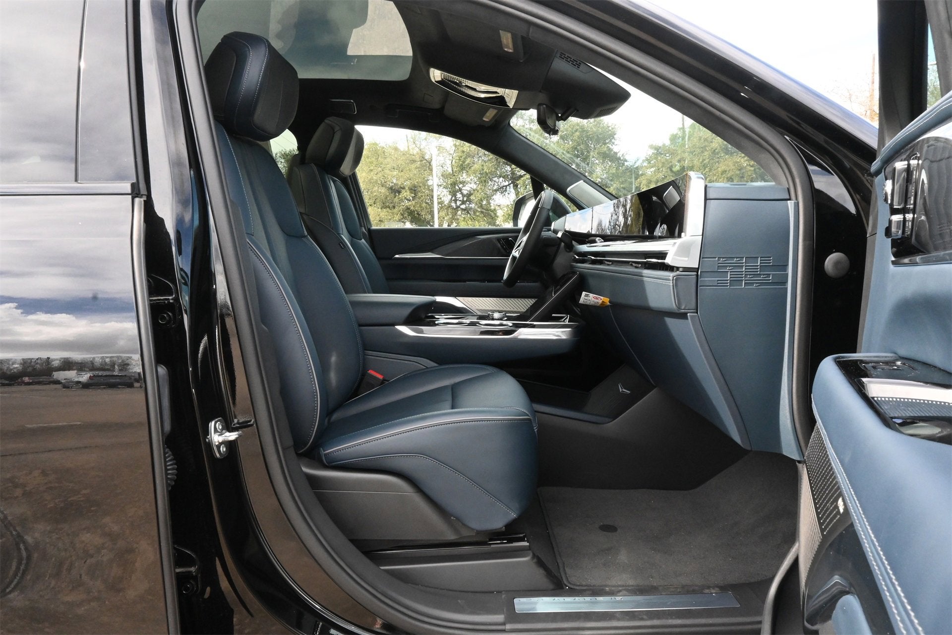 2025 Cadillac ESCALADE IQ Sport 2