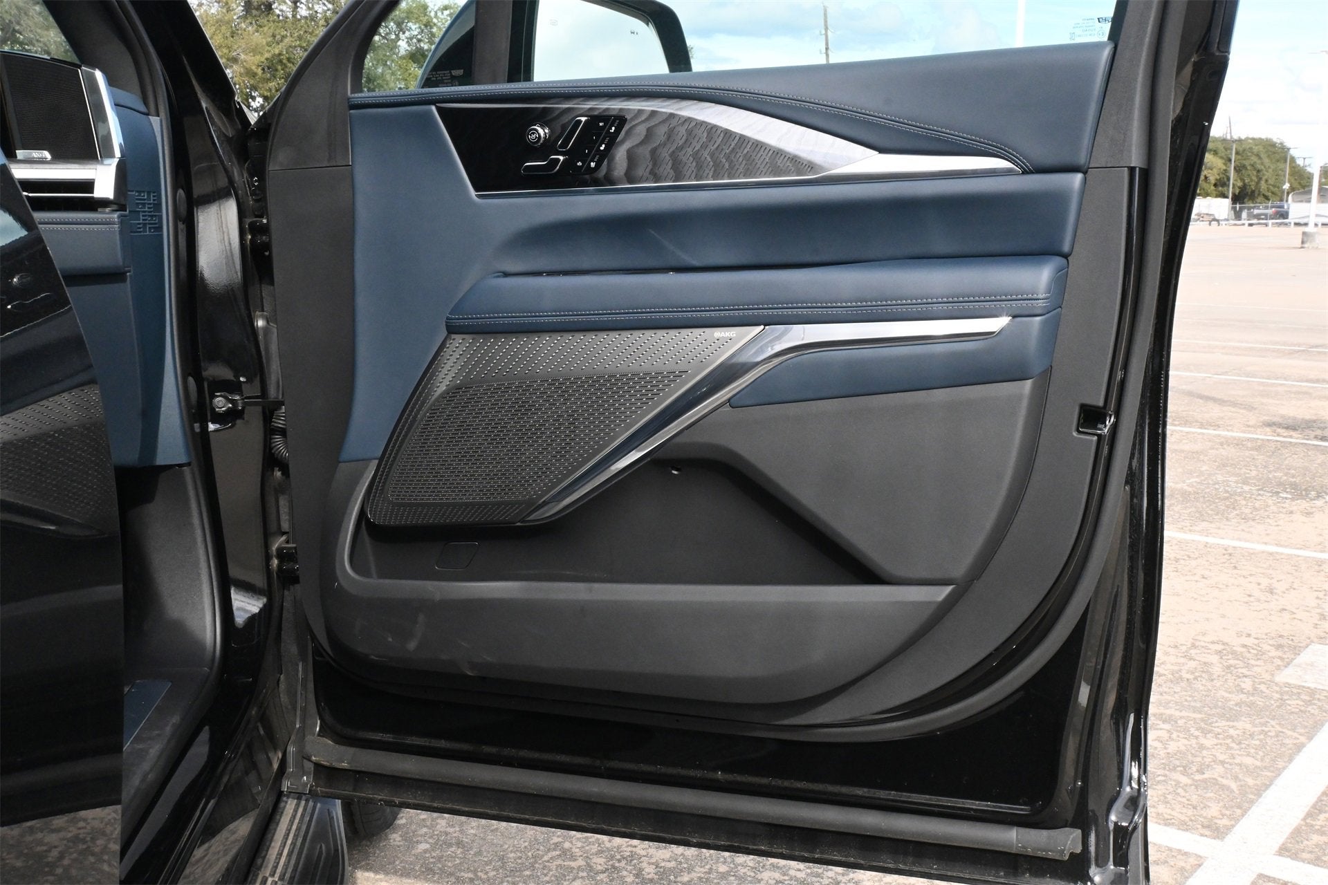 2025 Cadillac ESCALADE IQ Sport 2