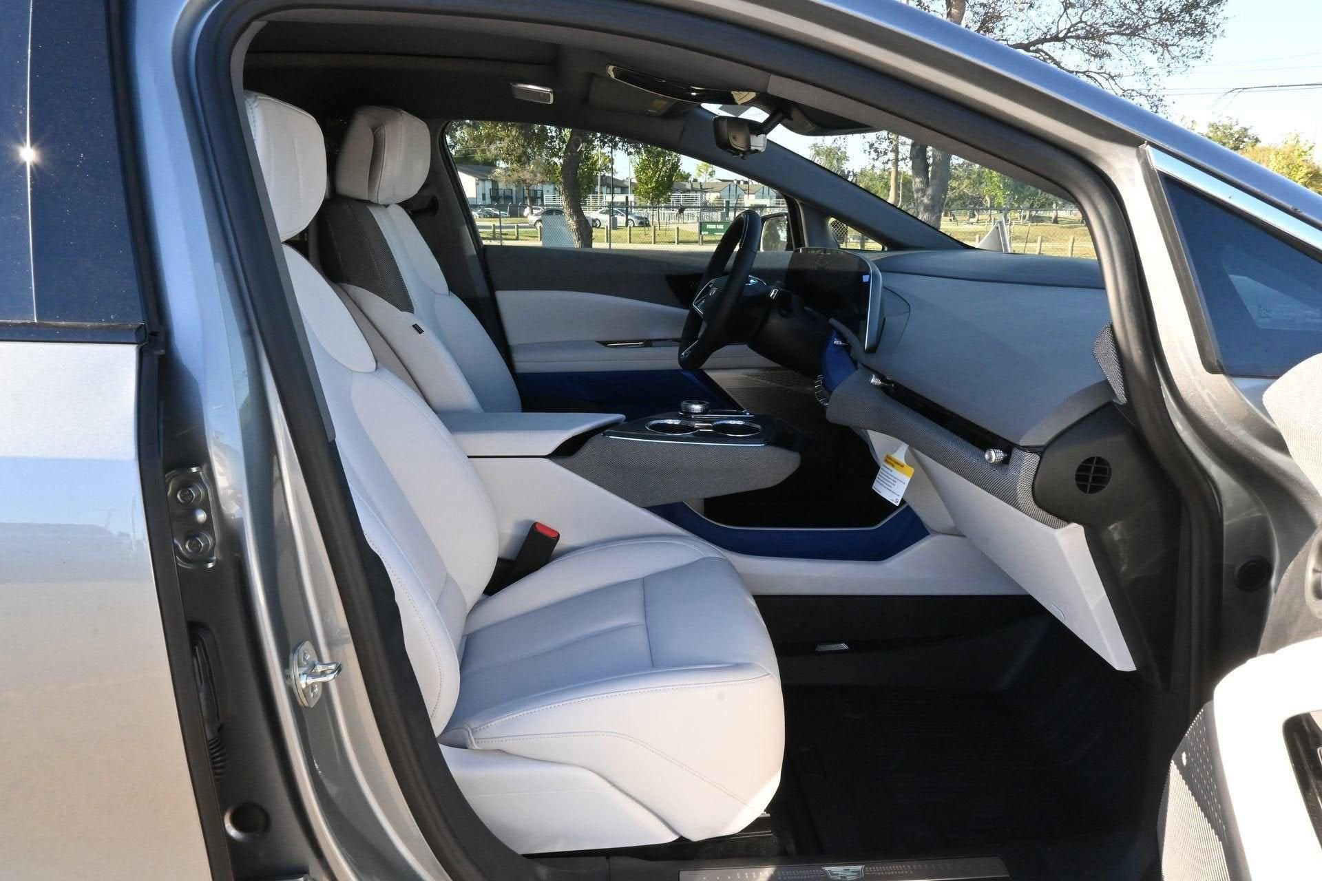 2026 Cadillac OPTIQ Luxury