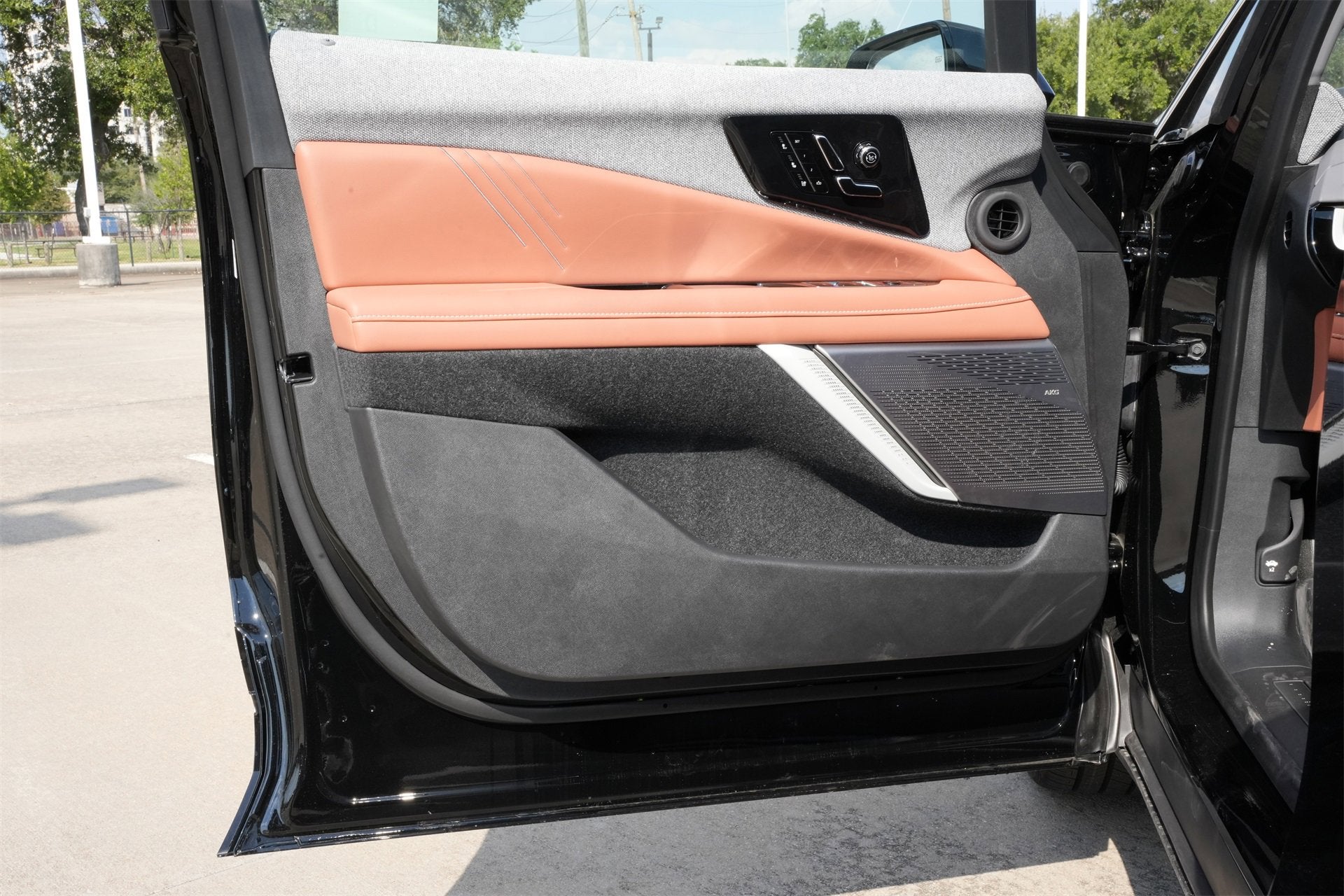 2025 Cadillac OPTIQ Luxury 2