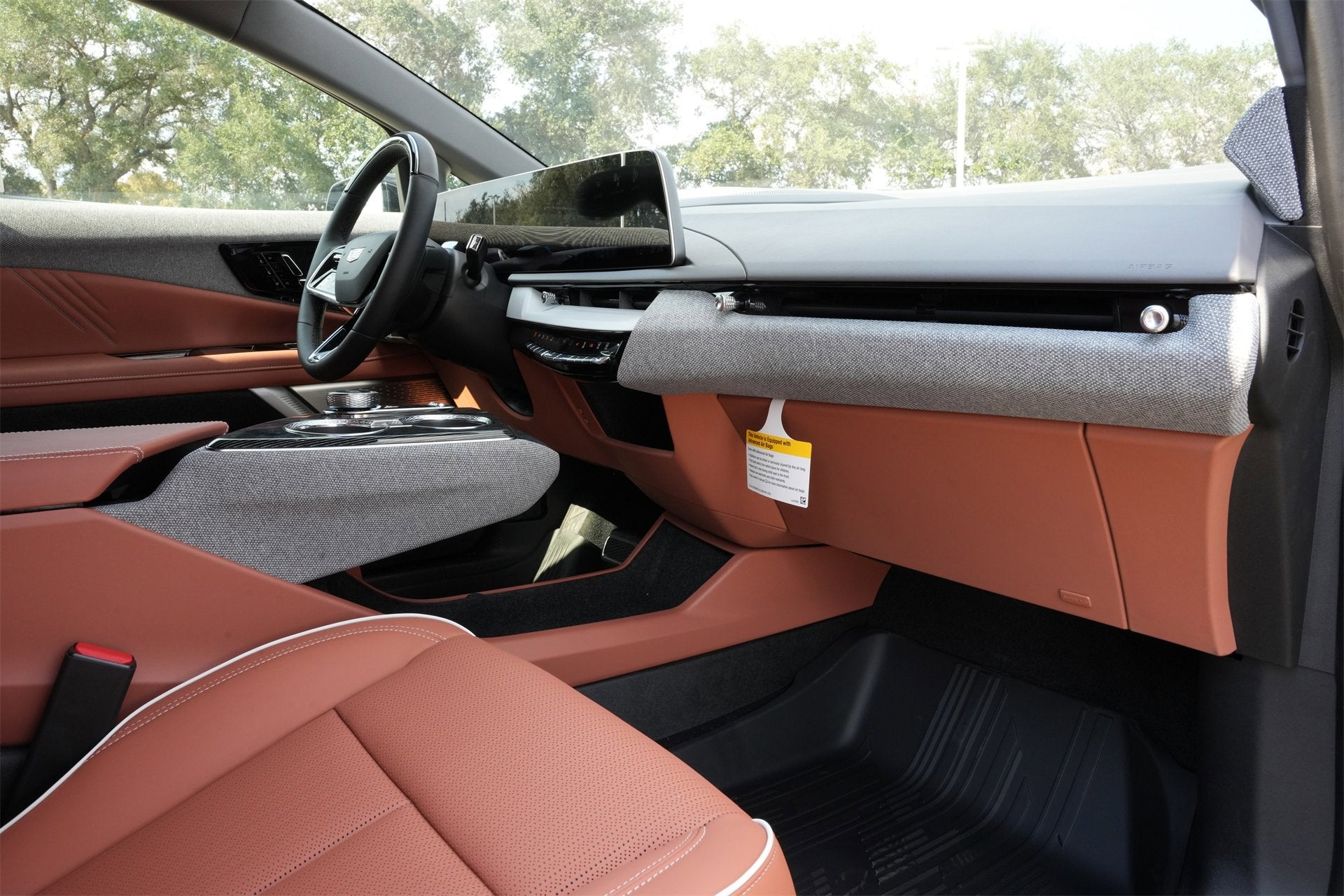 2025 Cadillac OPTIQ Luxury 2